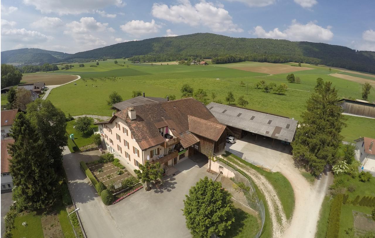 Hôtel-Gîte rural à 3 km de Delémont Courcelon Exterior foto